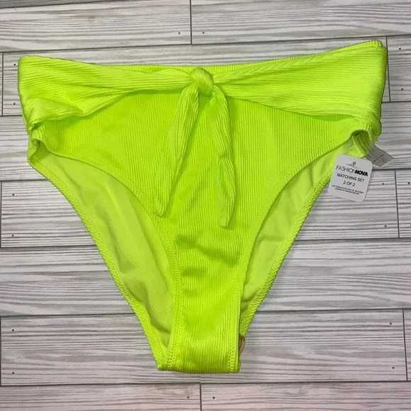 Fashion Nova 2pc bikini - Picture 5 of 6